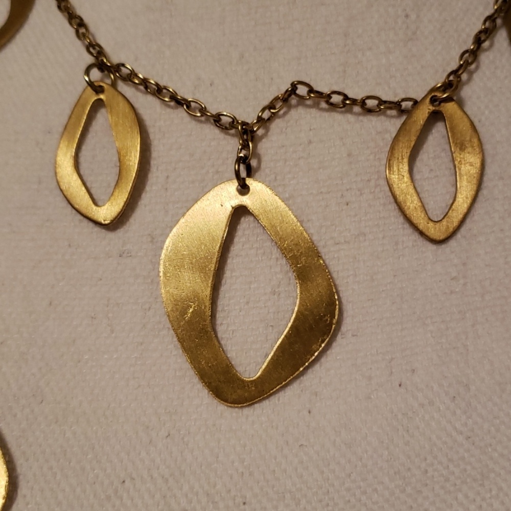 Layered statement necklace - Picture 4 of 5